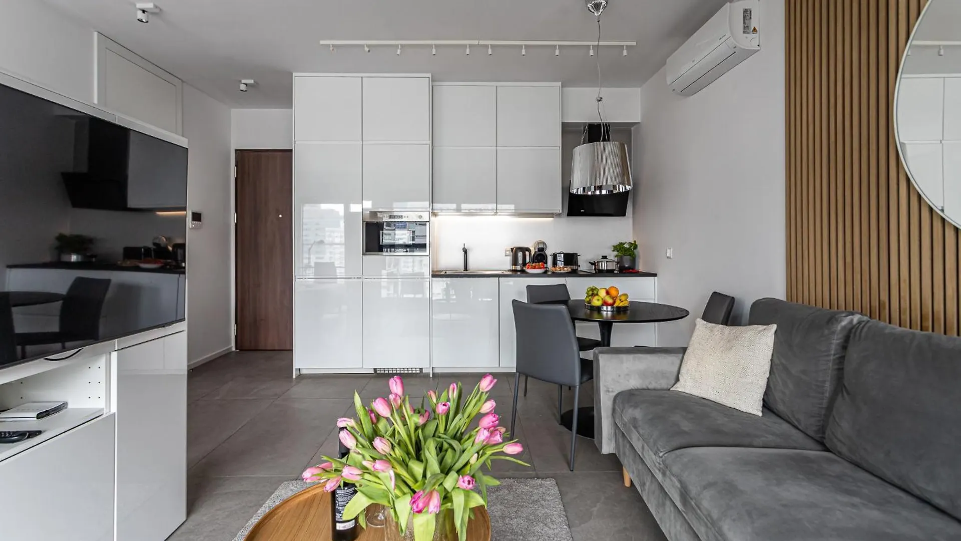 P&O Apartments Mennica Residence X Warsaw